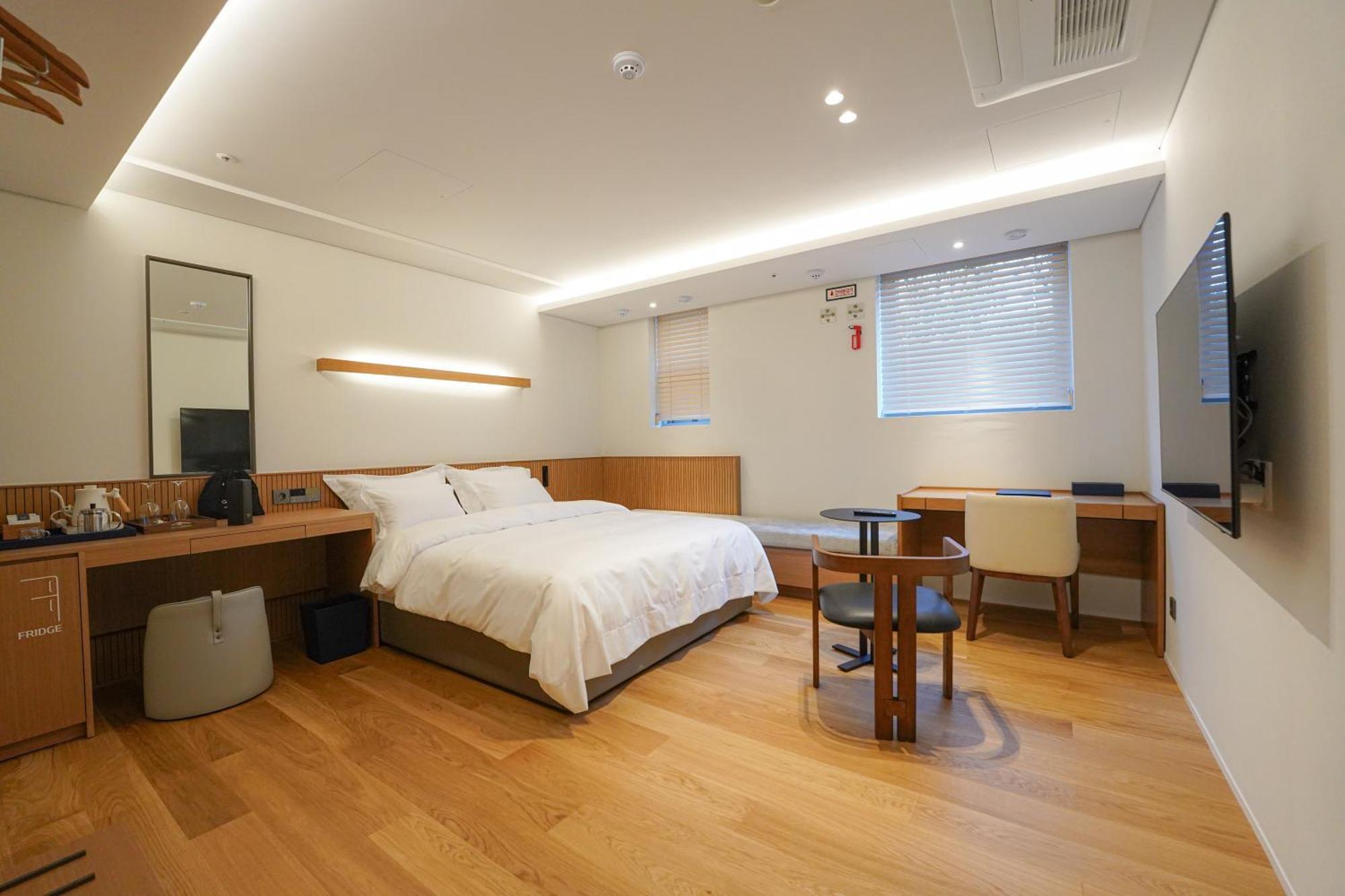 Hotel Ground27 Busan Exteriör bild